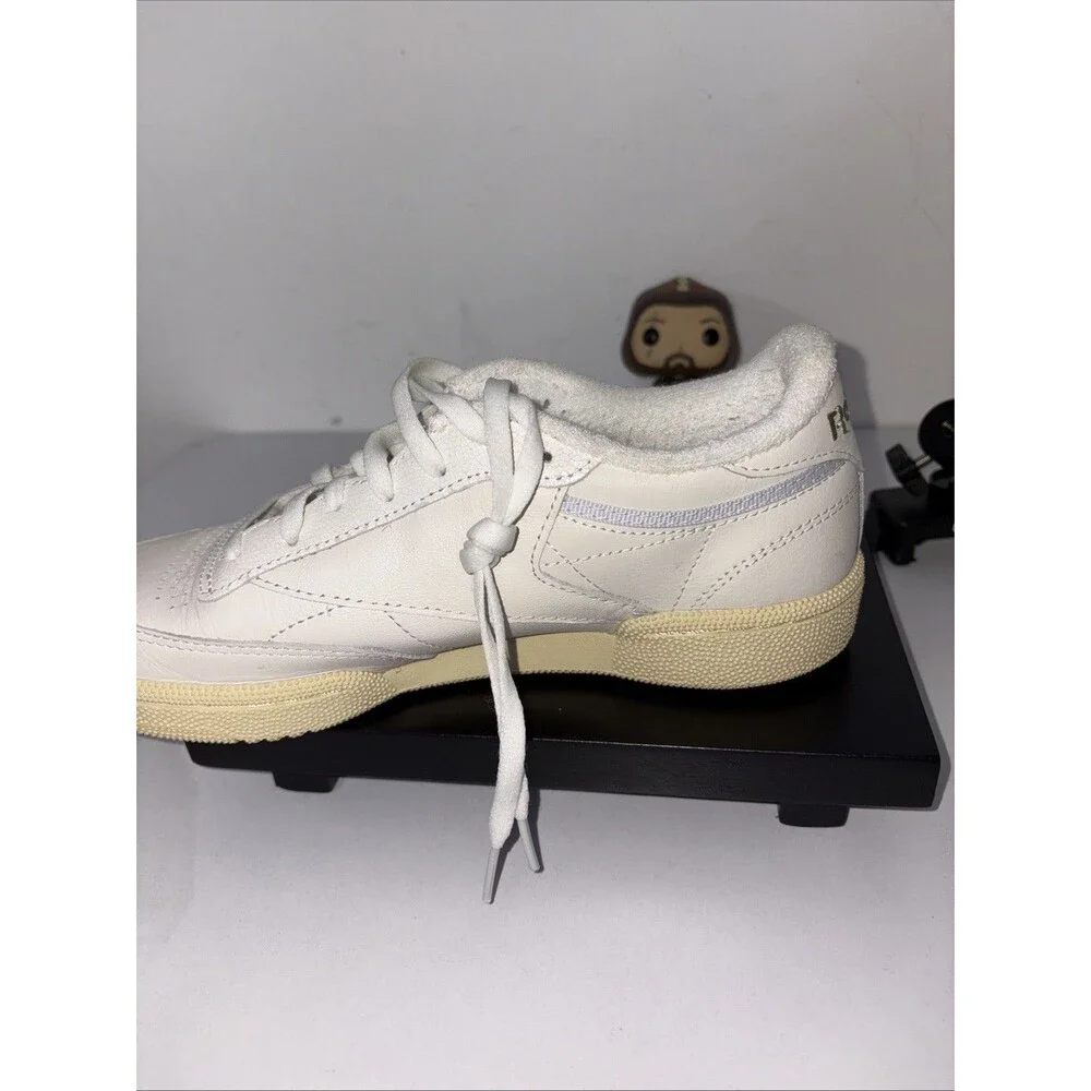 Reebok Ladies‎ 7.5 Chalk Weat Classic Excellent From Revolve